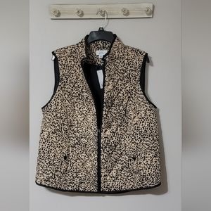 NWT Croft and Barrow puffer vest for Winter or fall leopard print zipper